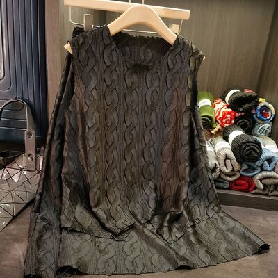 Women's Two-Piece Set High-End Design Casual Style Summer New Fashion Solid Color Pleated Suit Short Sleeveless Top Skirt