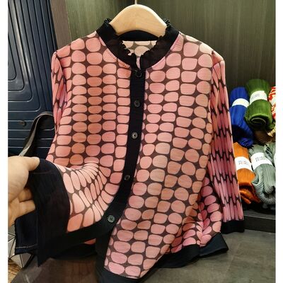 Women's Chic Printed Pleated Chiffon Top Beautiful Lace Stand-Up Collar Three-Quarter Sleeve Loose Casual Outerwear for