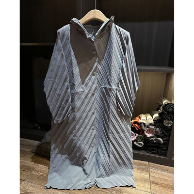 Elegant temperament, solid color hooded pleated loose version, casual mid length windbreaker jacket, autumn