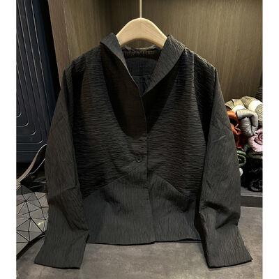 Elegant temperament, high-end design sense, spliced solid color lapel jacket, autumn and winter pleated Cota