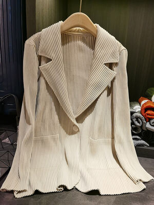 High-End Korean Style Casual Jacket for Women New Autumn Suit Collar Single Button Loose Versatile Design Long-Sleeved Top