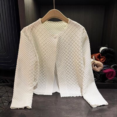 ZATRHMBM 2025 Women's New Fashion Cropped Top Single-Breasted Retro Neck Long Sleeve Jacket for Autumn Casual Button Decoration