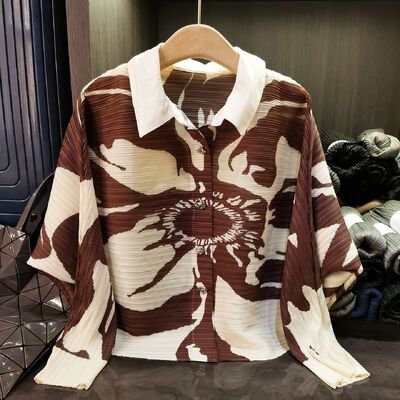 Autumn New Vintage Design Cardigan for Women Single-Breasted Ruched Lapel Batwing Sleeve Plus Size Woven Casual Long Top Front