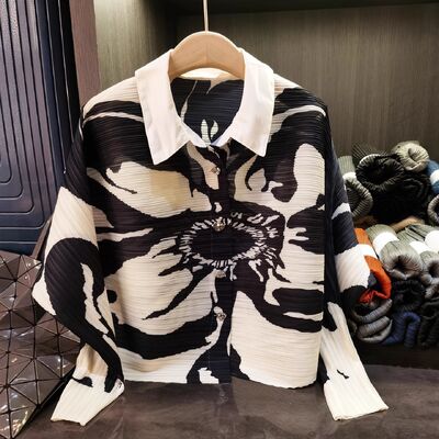 Autumn New Vintage Design Cardigan for Women Single-Breasted Ruched Lapel Batwing Sleeve Plus Size Woven Casual Long Top Front