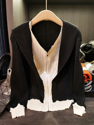 Autumn Casual High-End Women's Two-Piece Spliced Hooded Zipper Jacket Long-Sleeve Ruched Top Snake Skin Leather Polyester Lining