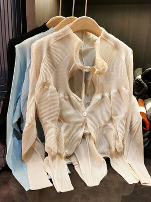 Japanese Style Niche Design Casual Commuter Cardigan Handmade Bud Solid Color Short Jacket Vintage Inspired for Autumn