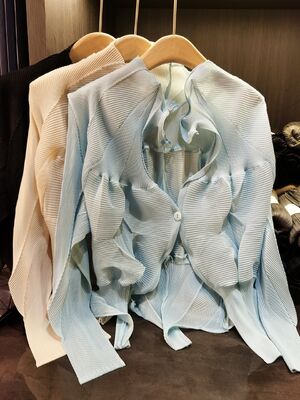 Japanese Style Niche Design Casual Commuter Cardigan Handmade Bud Solid Color Short Jacket Vintage Inspired for Autumn