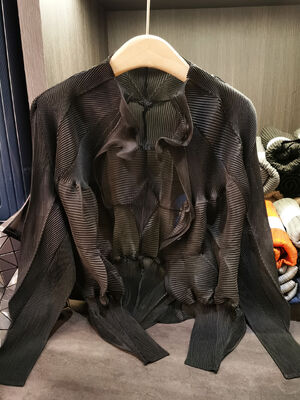 Japanese Style Niche Design Casual Commuter Cardigan Handmade Bud Solid Color Short Jacket Vintage Inspired for Autumn