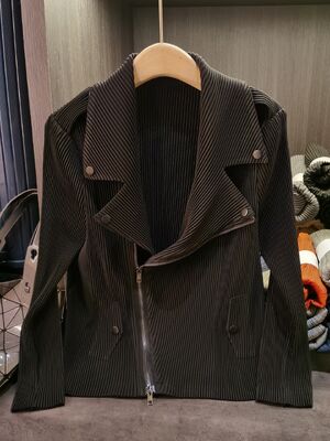 High-End Retro Street Style Women's Motorcycle Jacket Elegant Casual Large Lapel Zipper Long Sleeve Solid Sheep Skin for Autumn