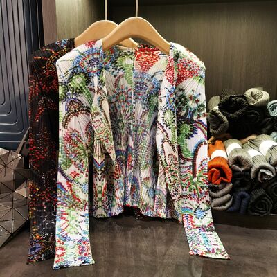 Advanced and niche design, retro printed pleated long sleeves, starting with women's outerwear