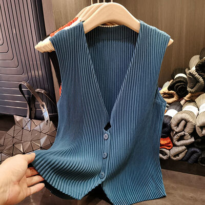 Women's Casual Waistoutwear Short Jacket Spring Summer New Thick Toothpick Pleated Sleeveless Vest with Button Pure Color