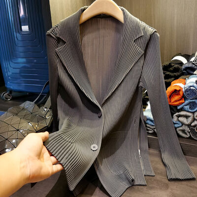 Elegant Versatile Slimming Women's Blazers Solid Color Slim-Fit Pleated Suit with Long Sleeves Top