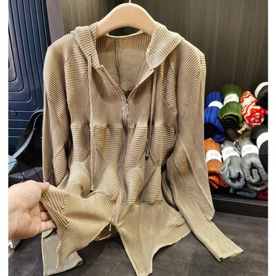 Women's  Irregular Wrinkled Hoodie with Waterproof Feature New Spring Collection Top in Polyester Lining