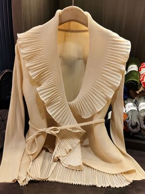 Women's Elegant Pleated Lace-up Cardigan Top Long Sleeved Spring/Summer Coat with Polyester Lining New Style