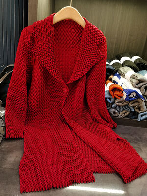 Lapel Wavy Pleated New Fashionable Mid-length Women's Coat