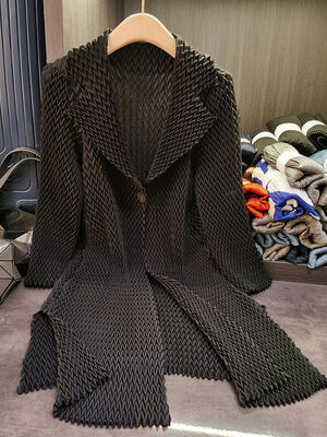 Lapel Wavy Pleated New Fashionable Mid-length Women's Coat