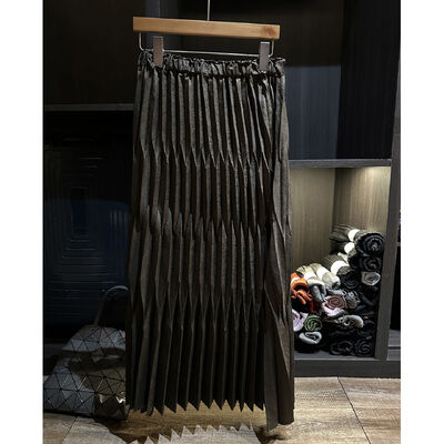 Elegant temperament, solid color, simple pleated skirt, autumn new item, casual pleated pleated skirt for women