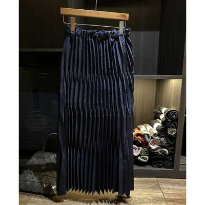 Elegant temperament, solid color, simple pleated skirt, autumn new item, casual pleated pleated skirt for women