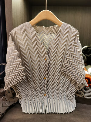 Handmade Pleated Top Cardigan Jacket Five-Sleeve Versatile Design Neck Wave Geometric Slimming Loose Fit Plus Size Casual Summer