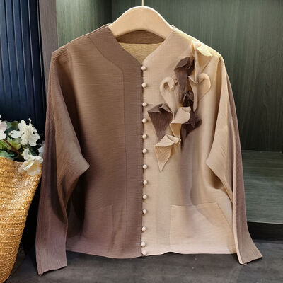 Spring 2025 Women's Three-dimensional Flower Loose Pleated Single Breasted Long Sleeved Cardigan Women's Top