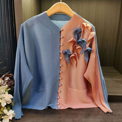 Spring 2025 Women's Three-dimensional Flower Loose Pleated Single Breasted Long Sleeved Cardigan Women's Top