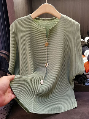 Button Decoration All Women's New Summer Vintage Style T-Shirt Pleated Top Loose Thin Short-Sleeved Breathable