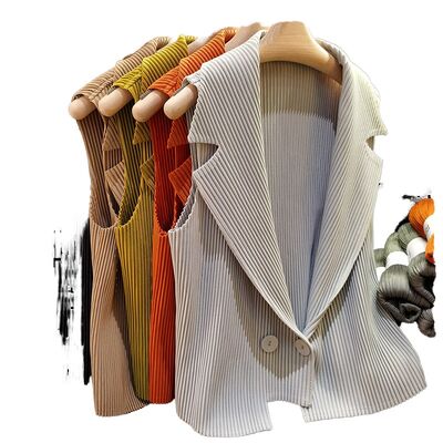 2025 Women's Double Breasted Solid Color Pleated Vest Coat with Knitted Fabric Spring Collection Elegant Double Collar Suit