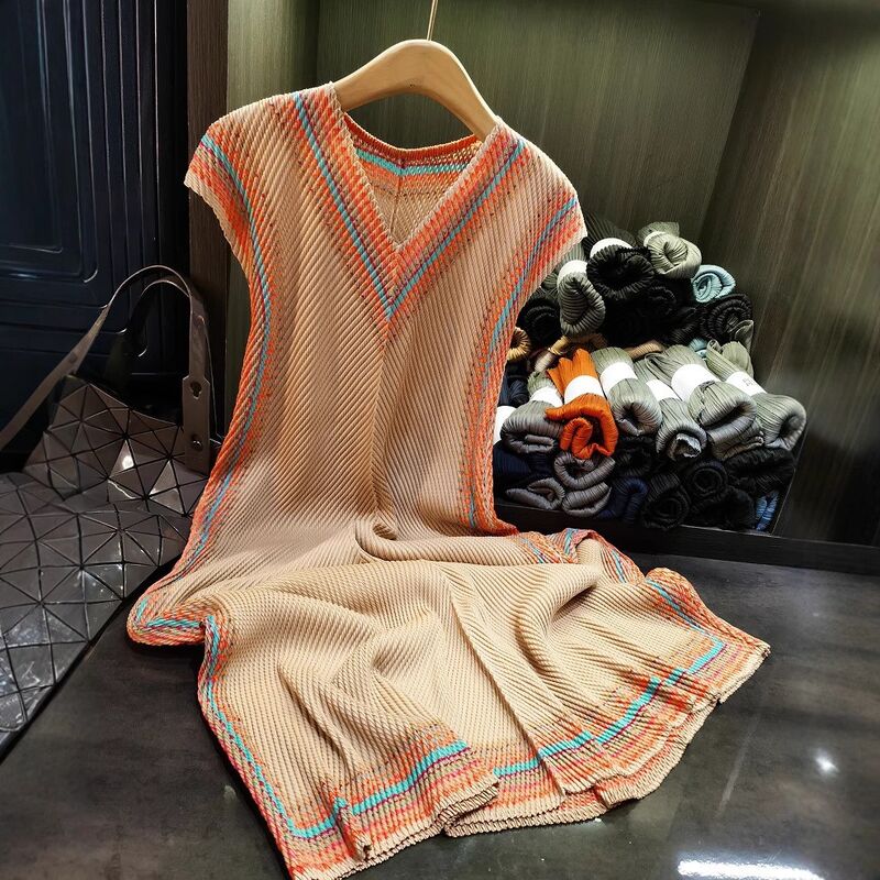 Summer Ethnic Style Elegant Age-Reducing Mid-Length Dress High Elasticity Plus Size V-Neck Simple Dragon Scale Pleated Solid