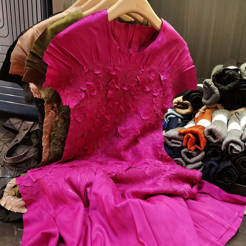 Design-Sense Women's Elegant Commuting Short-Sleeved Handmade Stacked Flower Pleated Crewneck Top Loose Slimming Floor-Length