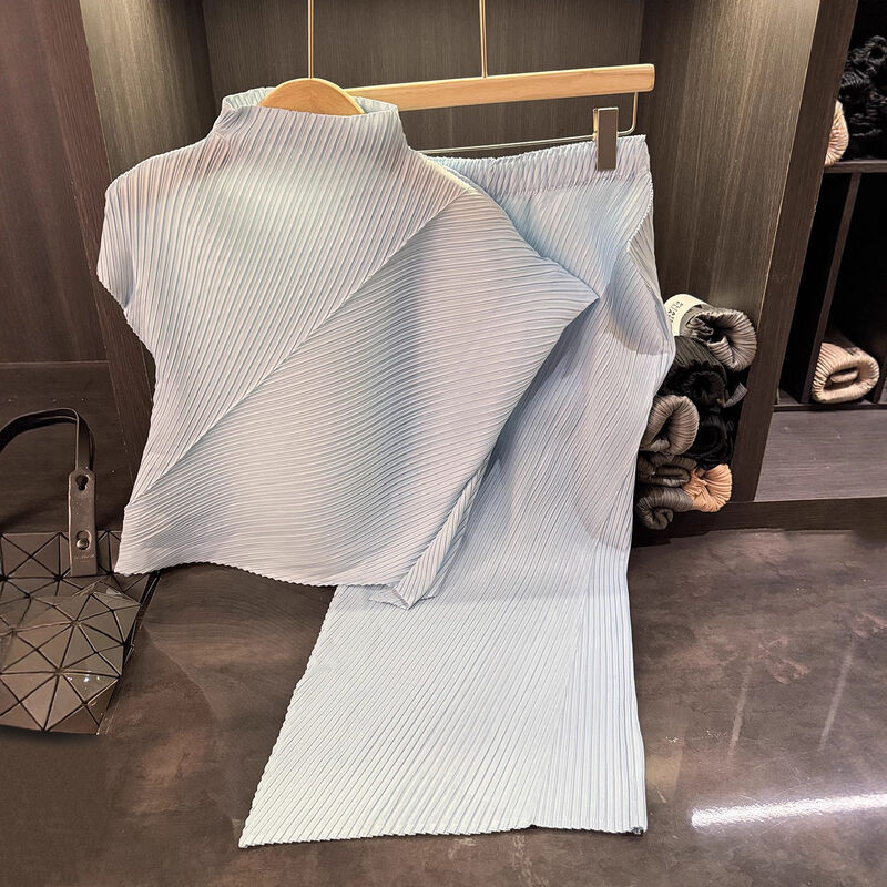 High-End Two-Piece Set Versatile Loose Fit T-Shirt with Stand-Up Collar & Elastic Waist Irregular Solid Color Runway Design