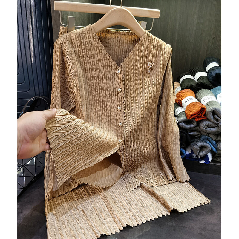 Women's High-Grade Fashion Two-Piece Suit Elegant V-Neck Single Breasted Pleated Cardigan Skirt for Casual Pattern Wrinkled