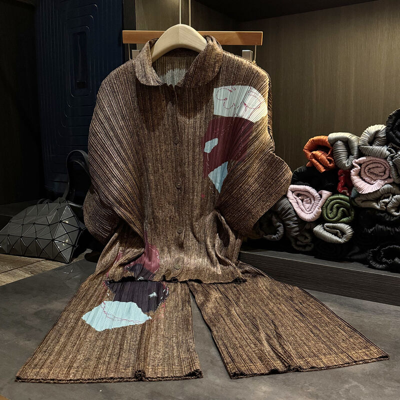 Elegant, simple, casual, color blocking, printed and pleated two-piece set for women