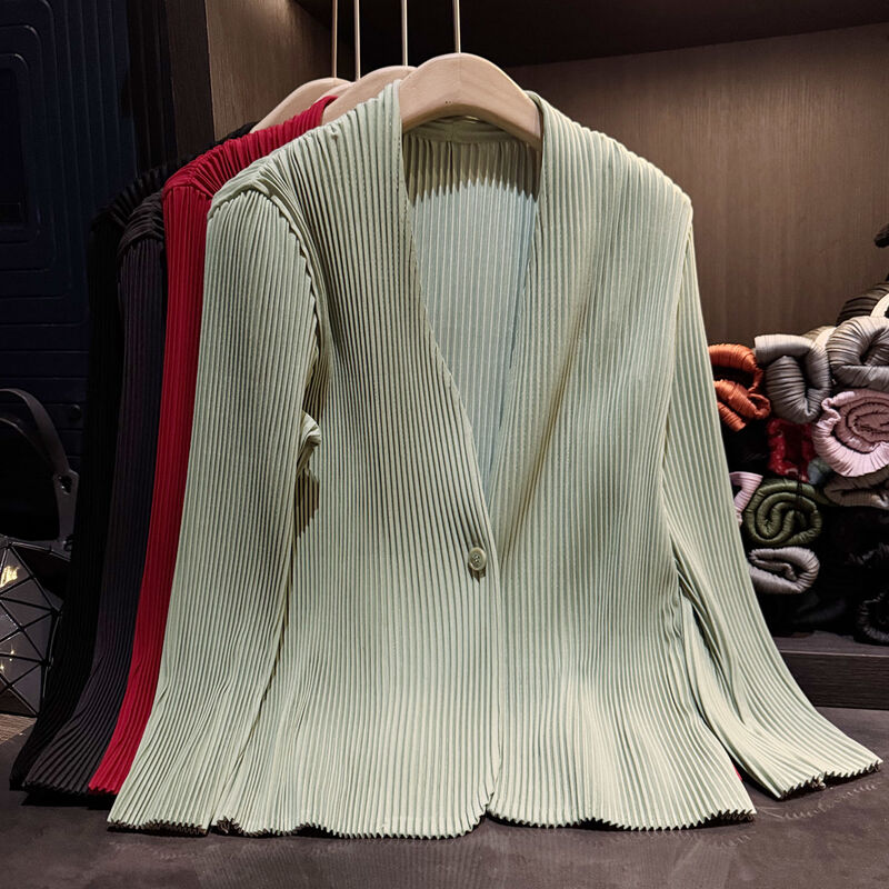 High-End Waterproof Casual Textured Pleated Fashion Blazer Cardigan for Autumn Elegant Solid Color Top