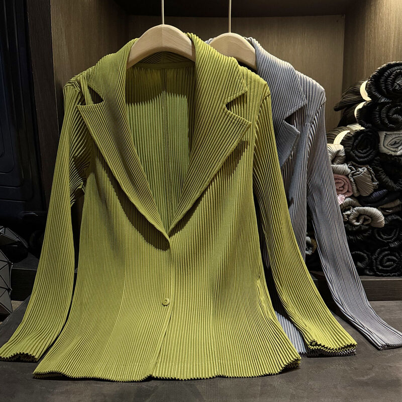 Autumn and winter new pleated solid color temperament elegant slimming versatile suit jacket for women