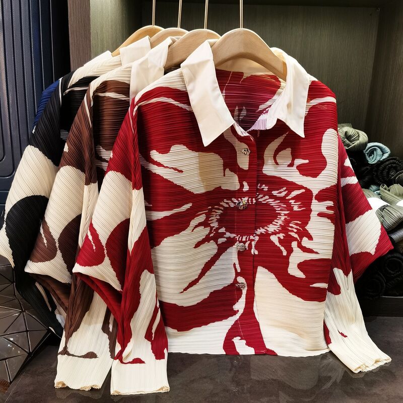 Autumn New Vintage Design Cardigan for Women Single-Breasted Ruched Lapel Batwing Sleeve Plus Size Woven Casual Long Top Front
