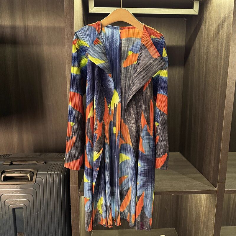 Autumn New Style High-End Windbreaker Elegant Casual Mid-Length Coat Contrasting Color Printed Pleated Suit Collar Long