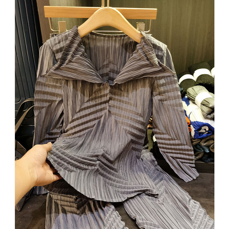 Advanced Sense New Autumn Female Two-Piece Set Hot Selling Long Sleeve Pleated Top and Loose Fit Lapel Pants One Color