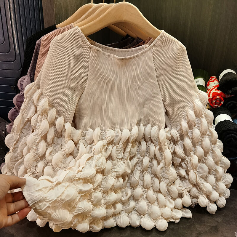 Elegant Slimming T-Shirt for Women New Spring Fashion Casual Style Anti-Pilling Niche Bubble Pleated Top Knitted Fabric